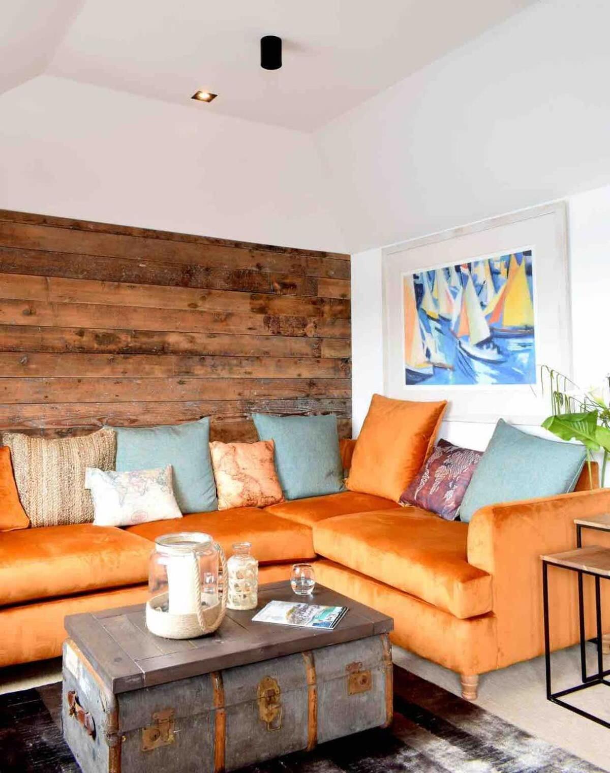Stunning Waterfront Apartment With Spectacular Views & Parking At 'Captains Loft' Фалмът Екстериор снимка